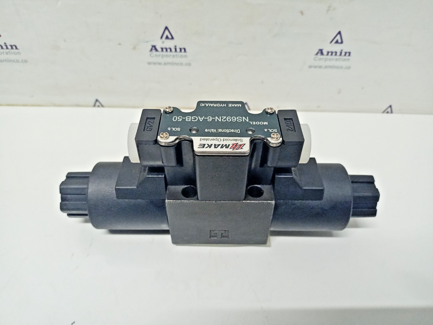 Make NS692N-6-AGB-50 Solenoid operated Directional control valve - NEW