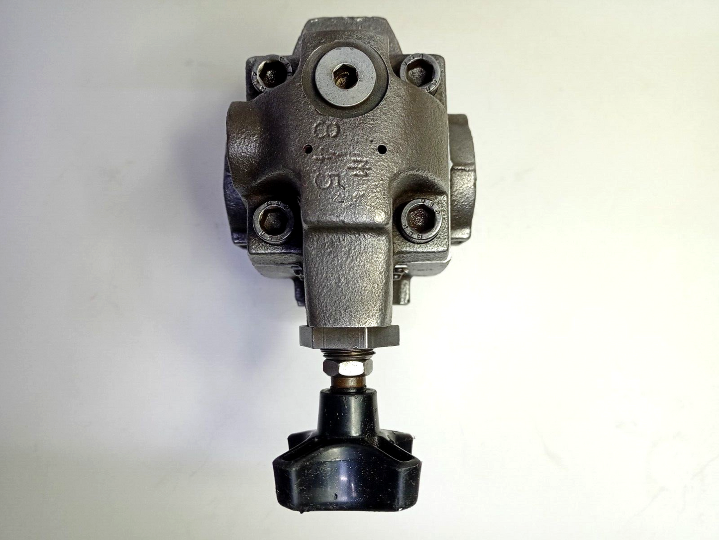 Vickers XCT-06-3F-30 Pressure Reducing Valve 2850 PSI Max. - NEW