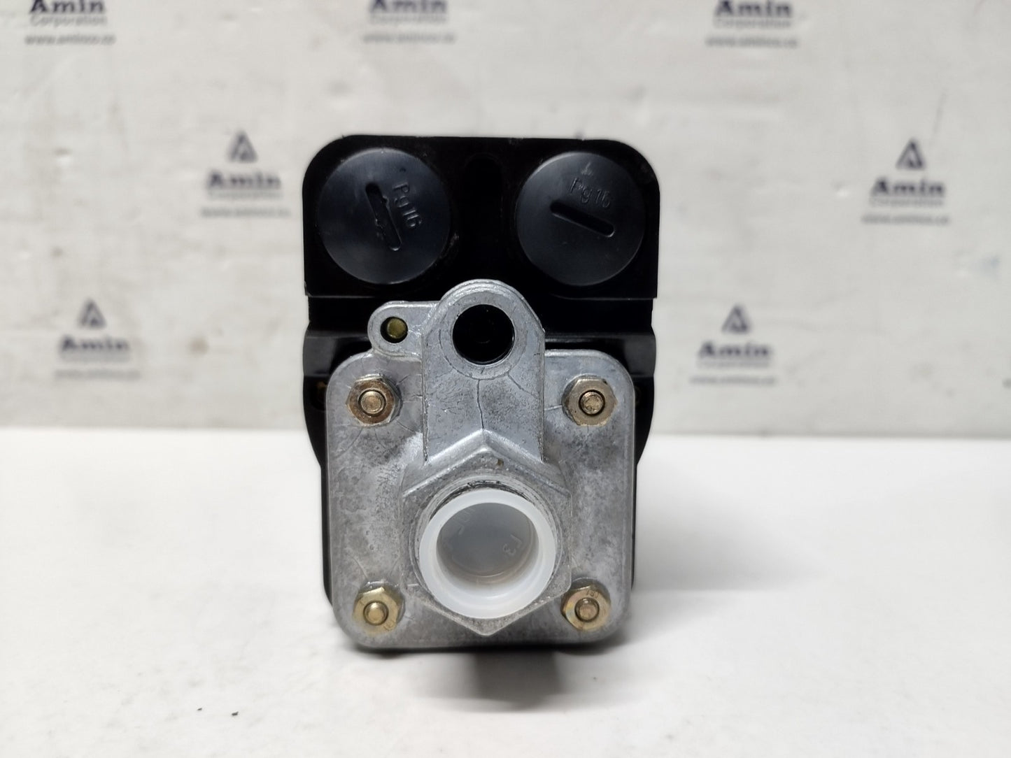 Condor MDR53/16 Pressure Switch AC-15, 4A, 250V, 9.2-10bar