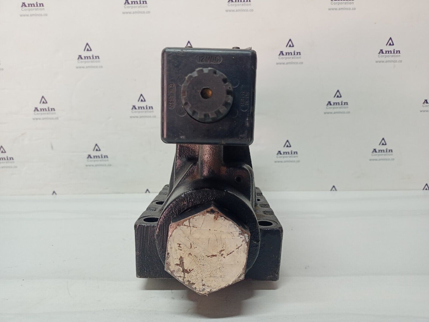 Parker D63W8C1K 34 Directional control Valve 12VDC, 3000PSI - NEW