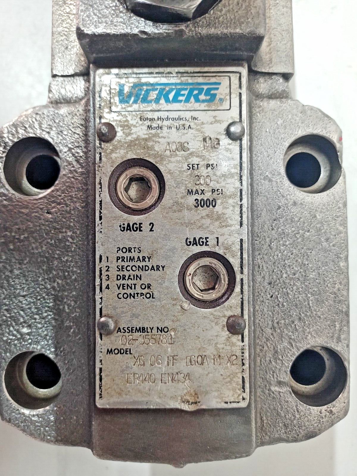 Vickers XG-06-FF-DG-0A-M-X2-ER440-EN434 with DG4V-3S-2A-M-X2-ER4-60 -Refurbished