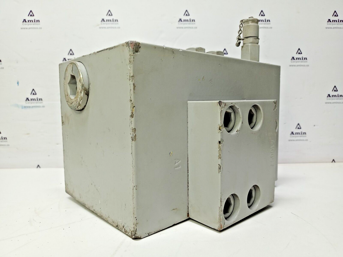 National Oilwell item no.: 310016/94200 Hydraulic load control valve block - NEW