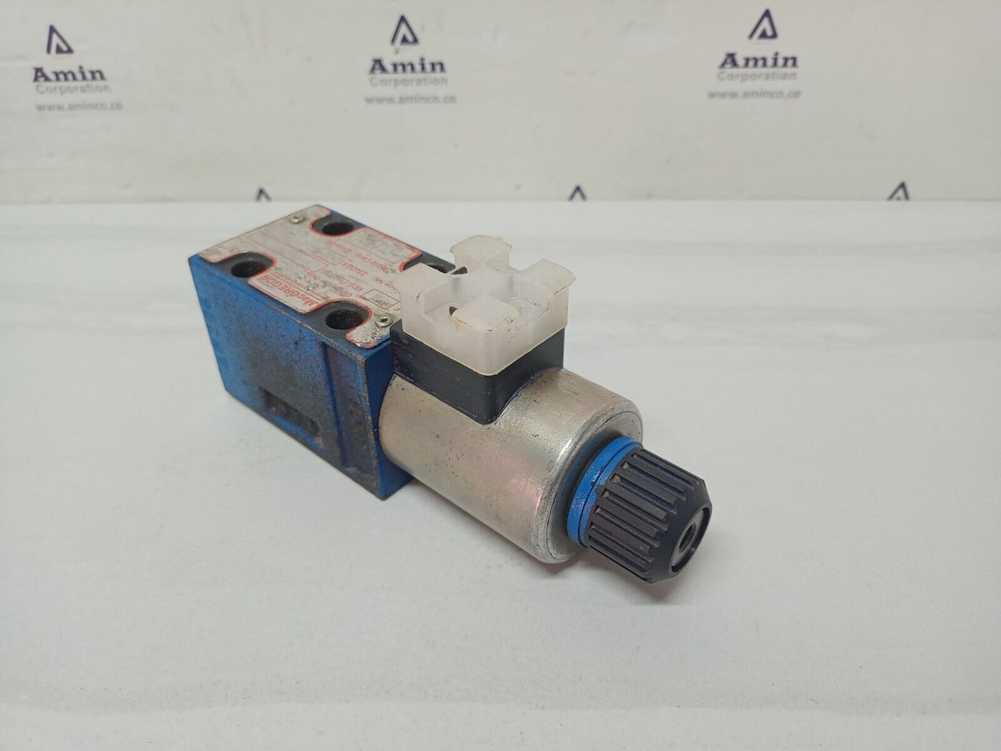 Macgregor MCG-LCH/SV 4/2-1-24V=-E01-M01 Directional control valve