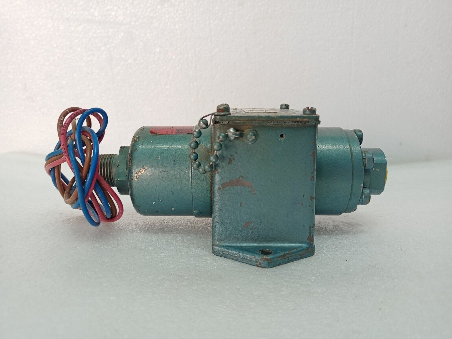 Custom Control Sensors CCS 646GZE7-7011 Pressure Switch - NEW