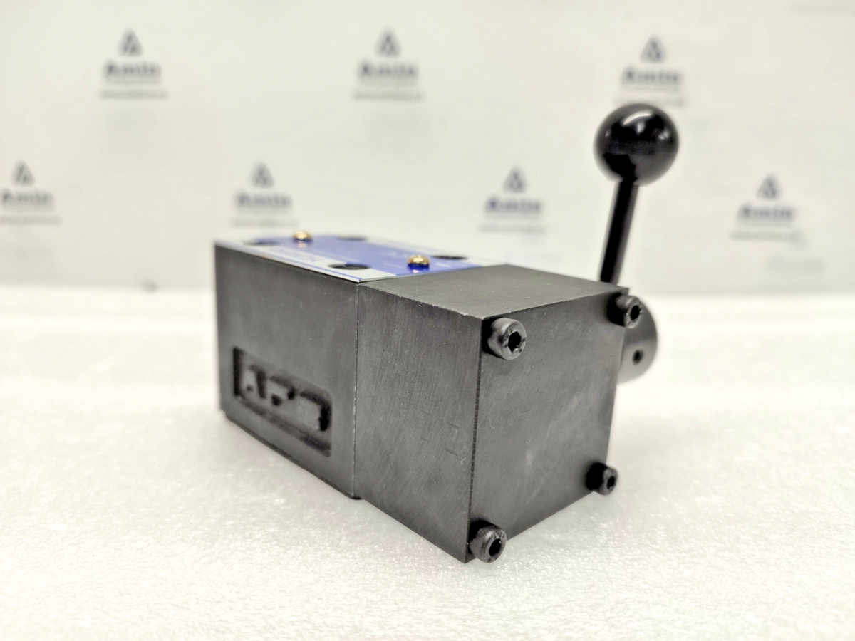 Yuken DMG-01-3C4-1038 Directional Control Valve - NEW #3