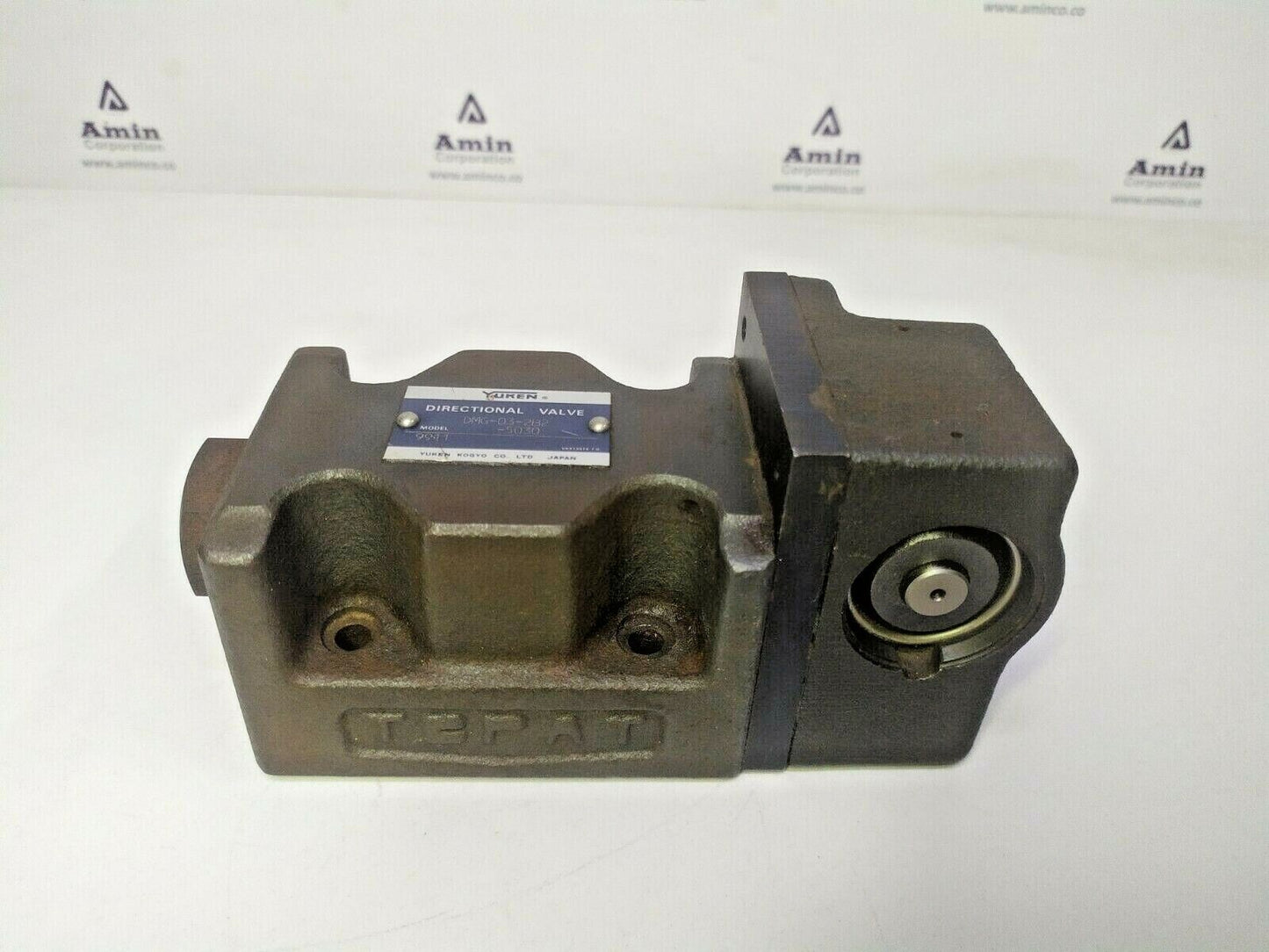 Yuken DMG-03-2B2-5030 Directional control Valve - NEW