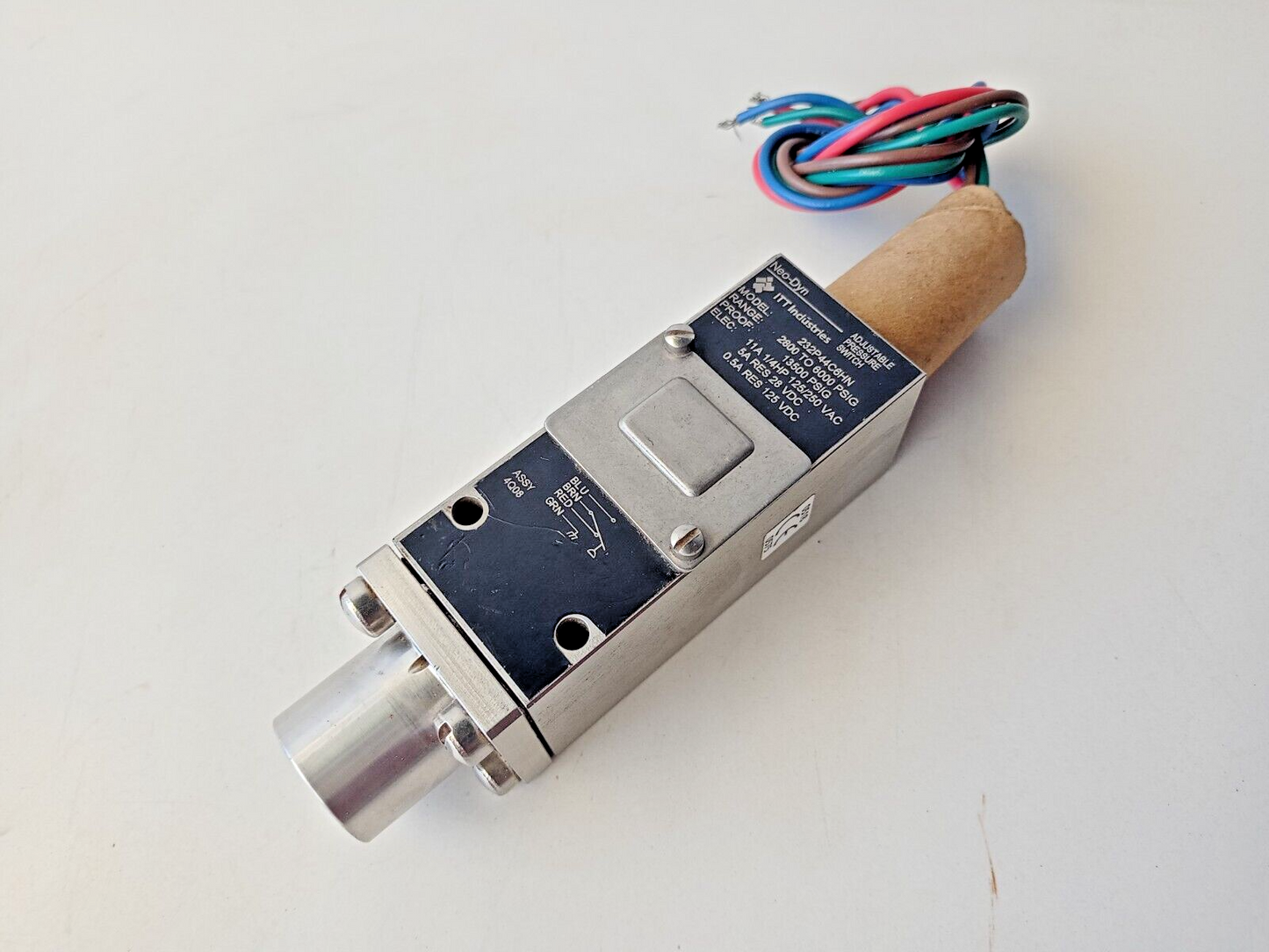 ITT NEO-DYN 232P44C6HN Adjustable pressure switch 2800-6000 PSIG - NEW