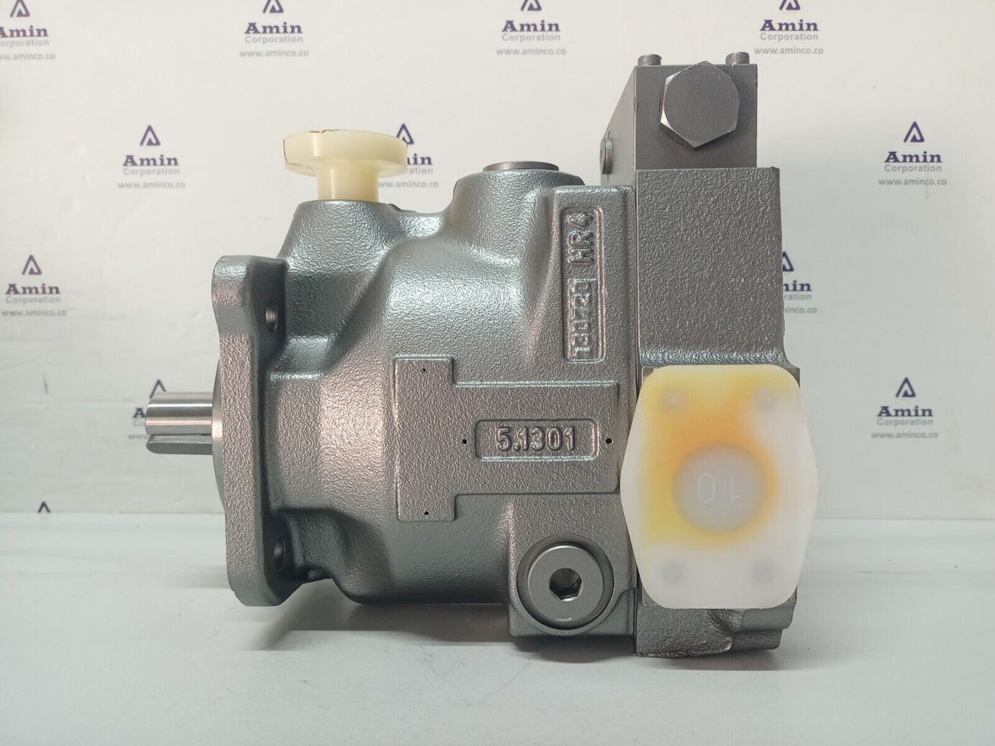 Parker PV028R1K1T1NMMC Variable displacement Axial Piston Pump 28cc - NEW