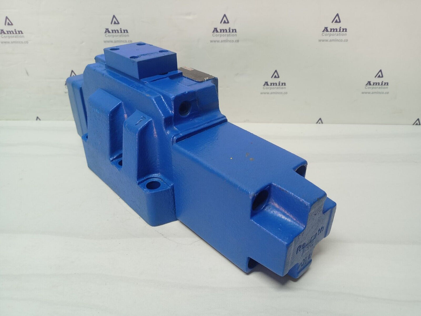 Rexroth 4WRH 25 W6-220-70 M Prop. Directional valve MNR: R900964592 - NEW