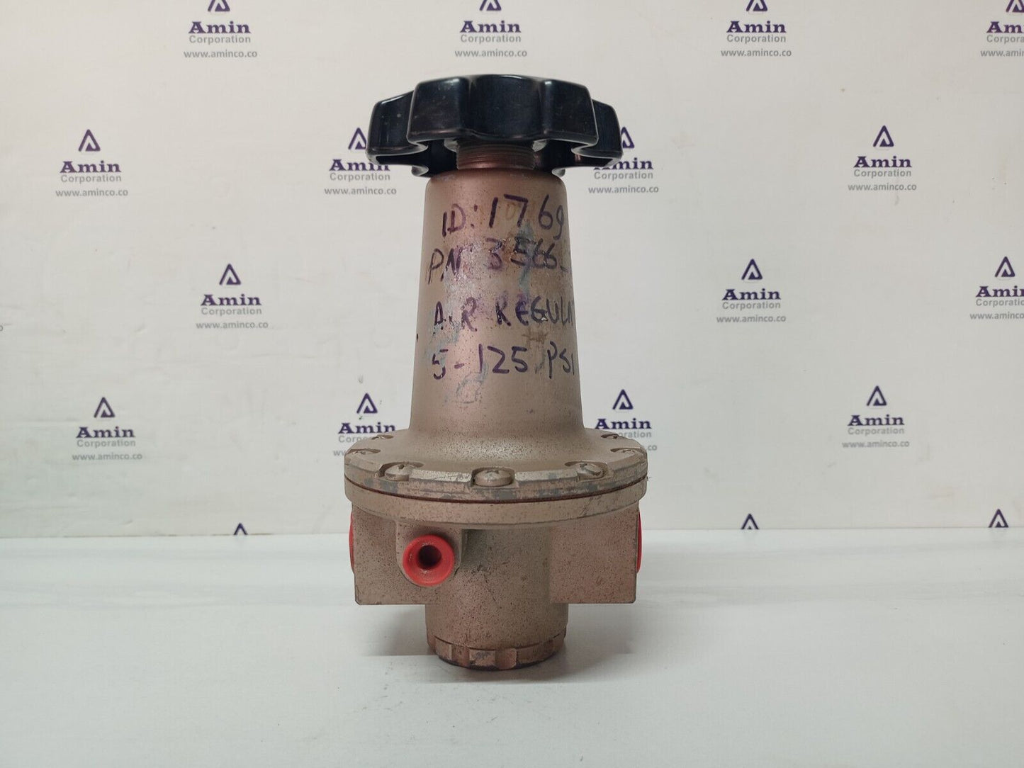 Schrader REGULATOR No.: 3566-2200, PRESSURE RANGE 5-125PSIG - NEW