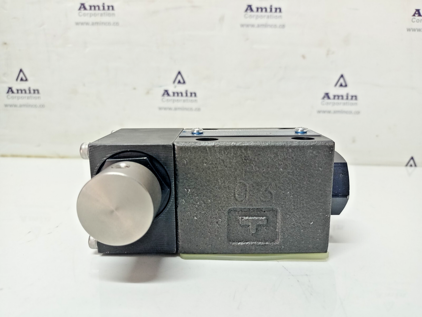Yuken DMG-01-3C4-1038 Directional valve - NEW #2