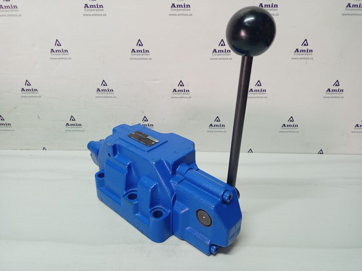 Mannesmann Rexroth H-4WMM22J60/ Directional control valve P/N: RR00006334 - NEW