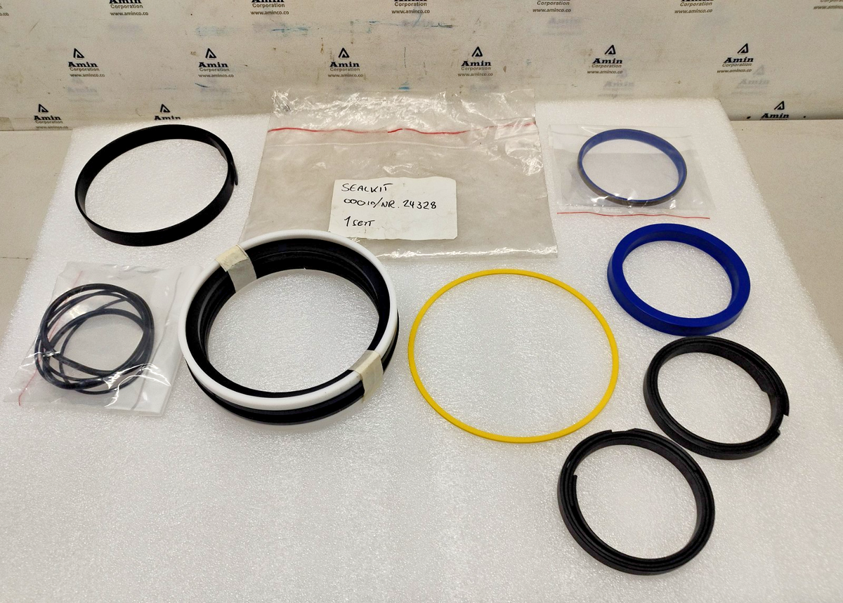 Macgregor P/N: 24328 Seal Kit 180/100 for Hyd. Luffing Cylinder - NEW