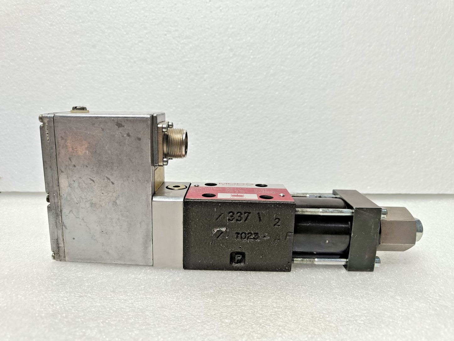 Moog D635-606B Hydraulic Servo valve Framo P/N: A11592 - Refurbished