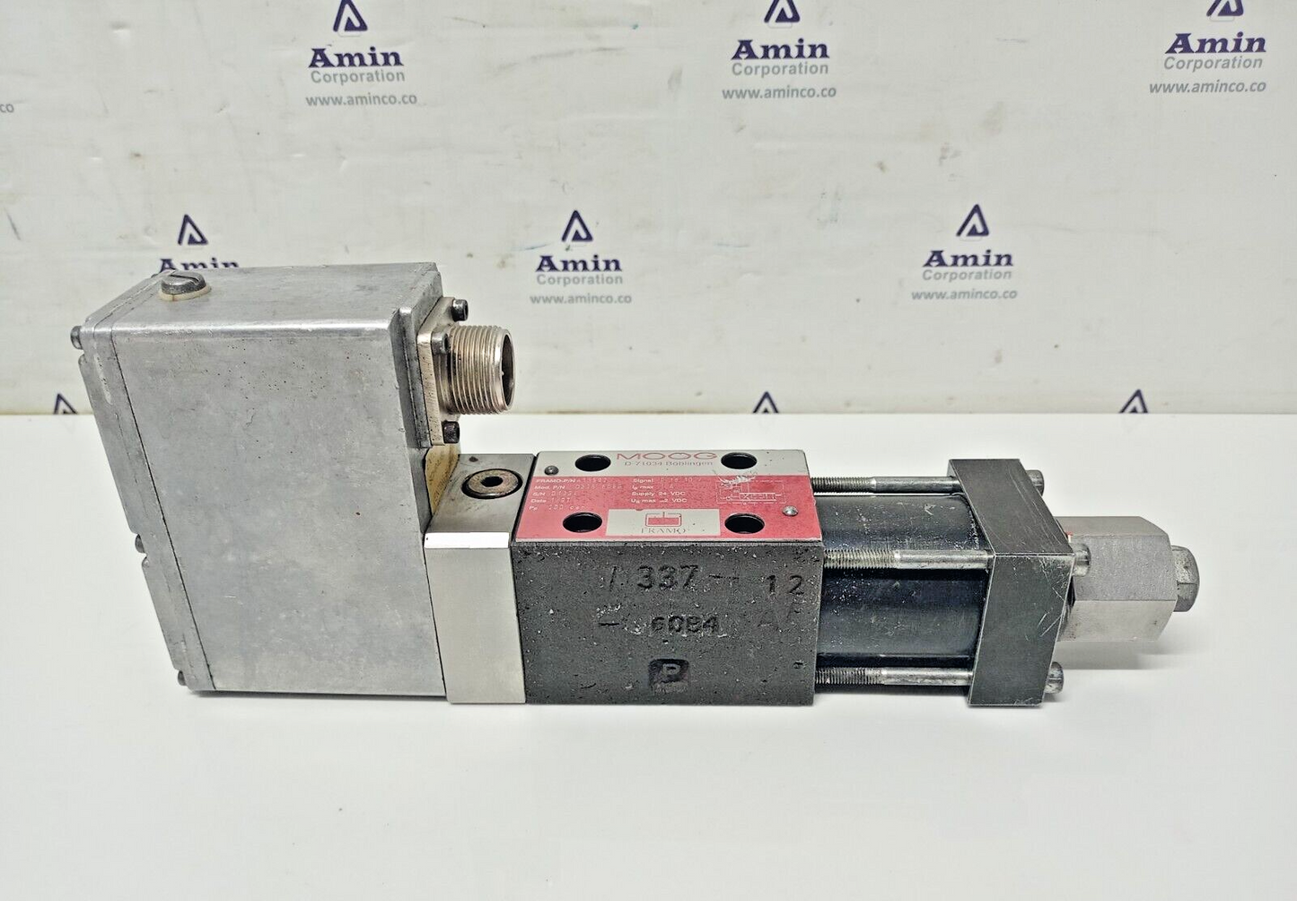 Moog D635-606B Hydraulic Servo valve Framo P/N: A11592, 300bar, 24VDC