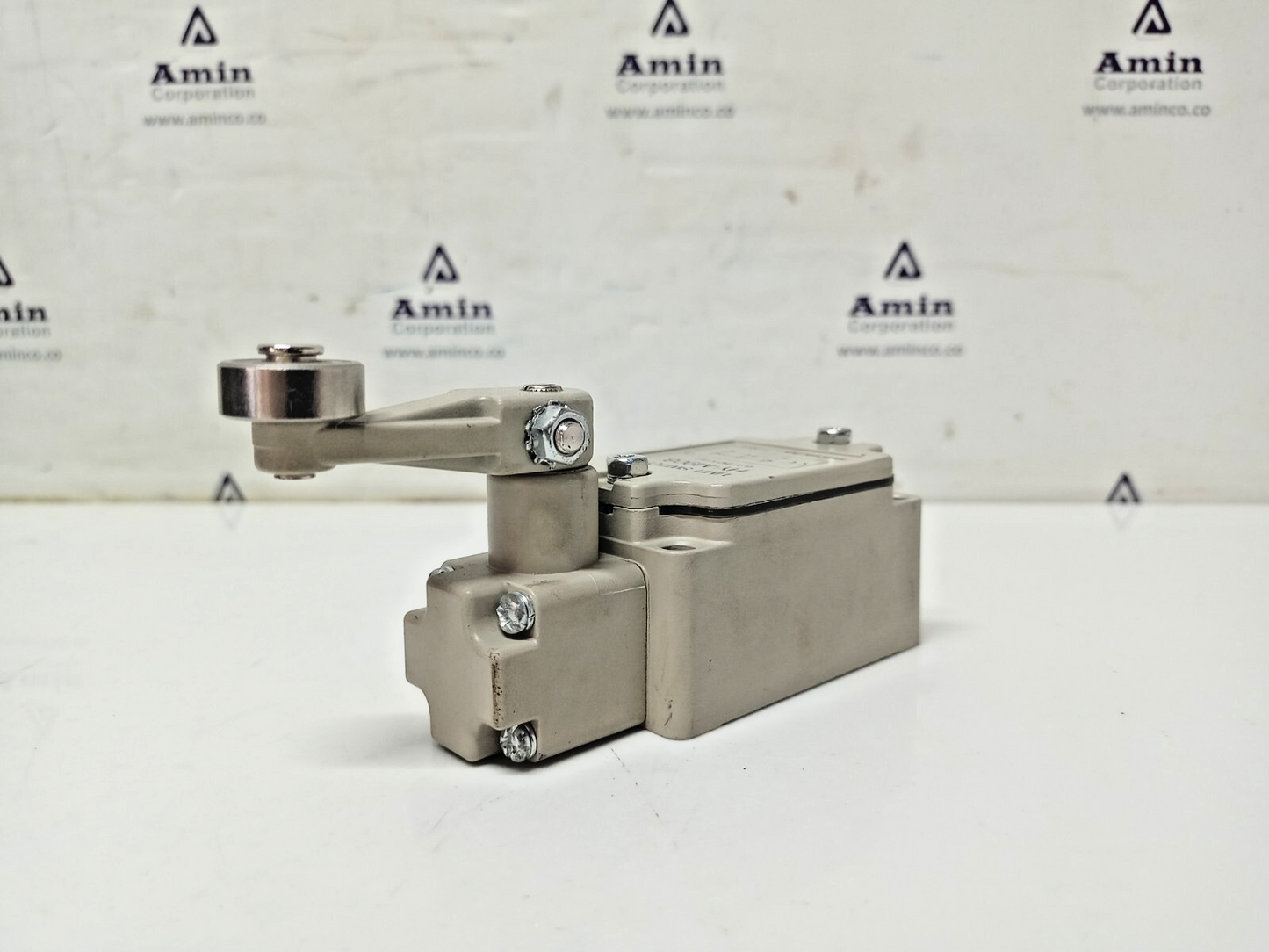 Hanyoung NUX HY-M908 Limit Switch 6A 250VAC - NEW