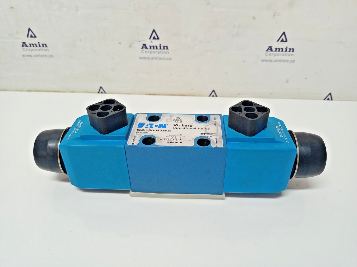 Eaton Vickers DG4V-3-2N-H-M-U-D6-60 Directional control valve - NEW