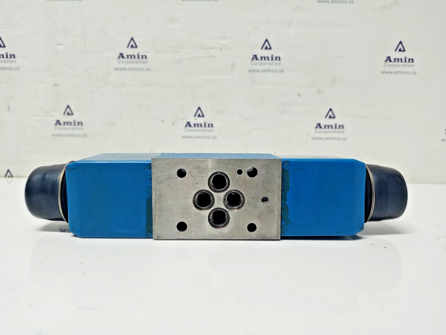 Vickers DG4V-3-2N-H-M-U1-D6-60 EN38 Directional control valve - NEW