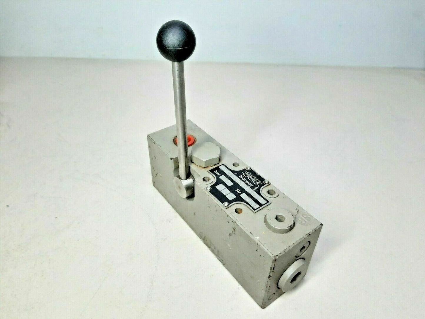 Hydranor 1STB4451067D.25C Lever operated control valve Capacity: 350 bar - NEW