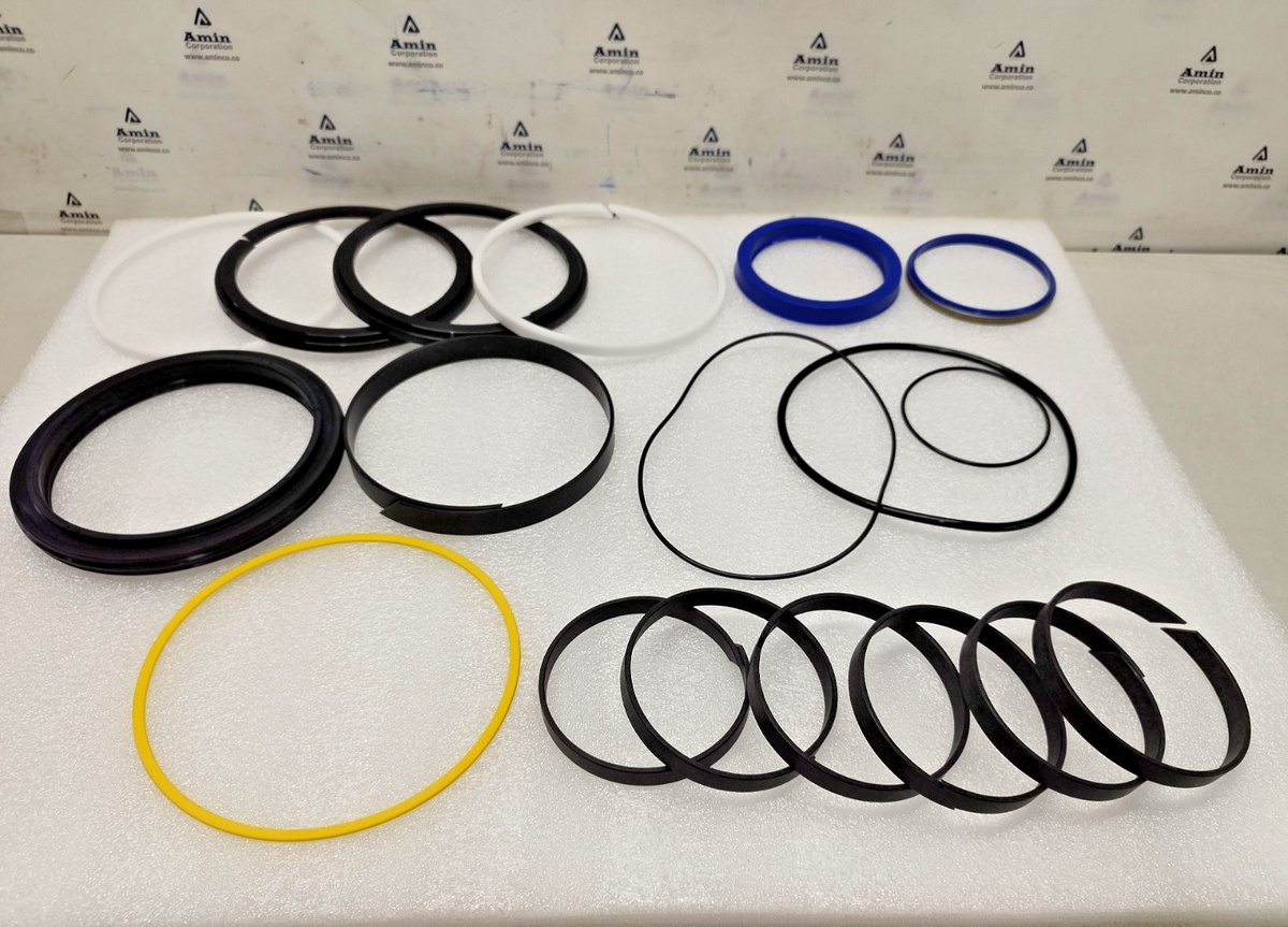 Macgregor P/N: 24328 Seal Kit 180/100 for Hyd. Luffing Cylinder - NEW