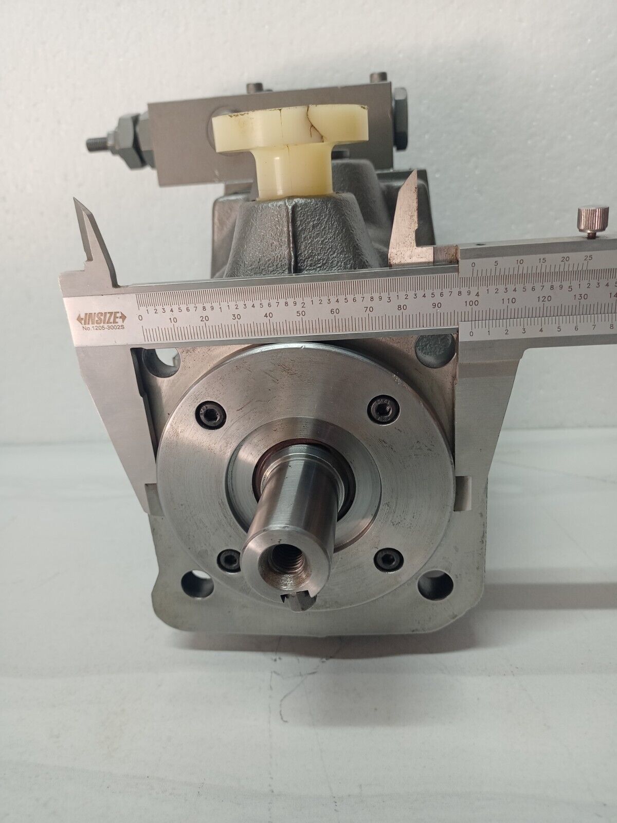 Parker PV028R1K1T1NMMC Variable displacement Axial Piston Pump 28cc - NEW