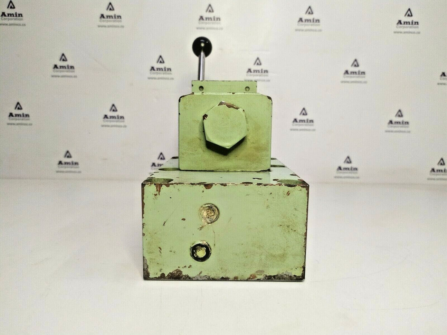 Yuken DMG-03-2D2-5070 Directional control valve