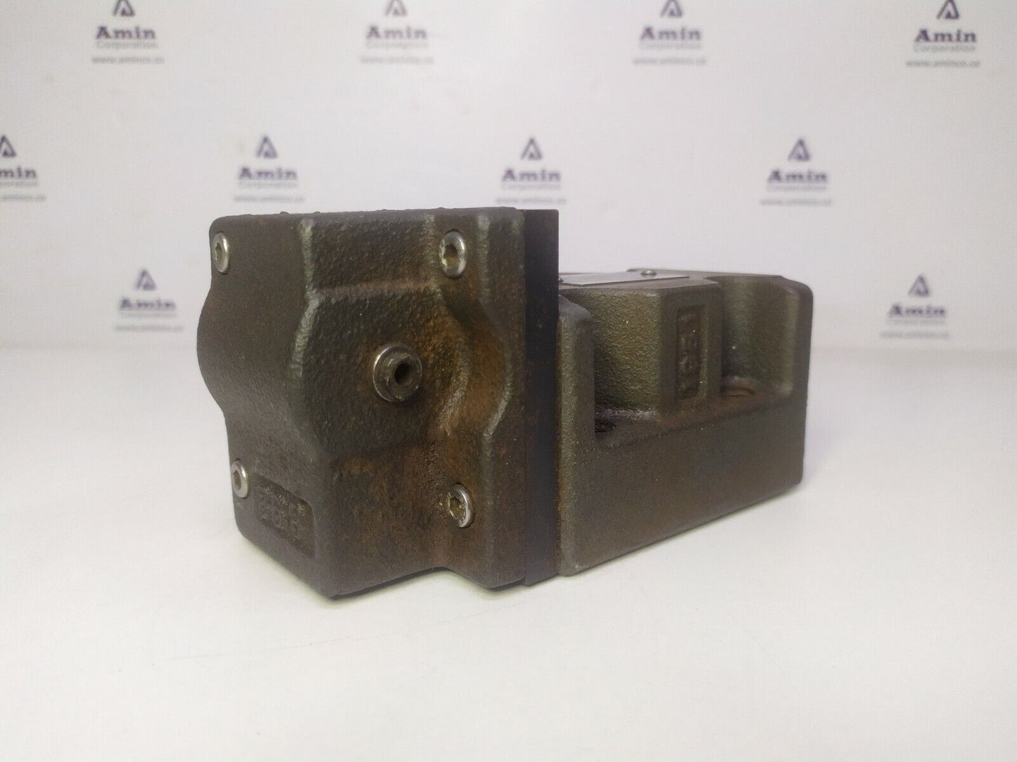 Yuken DMG-03-2B2-5030 Directional control Valve - NEW