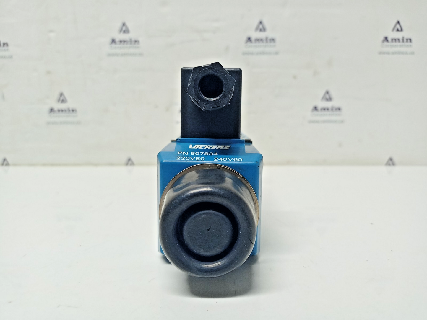 Vickers DG4V-3-2N-H-M-U1-D6-60 EN38 Directional control valve - NEW