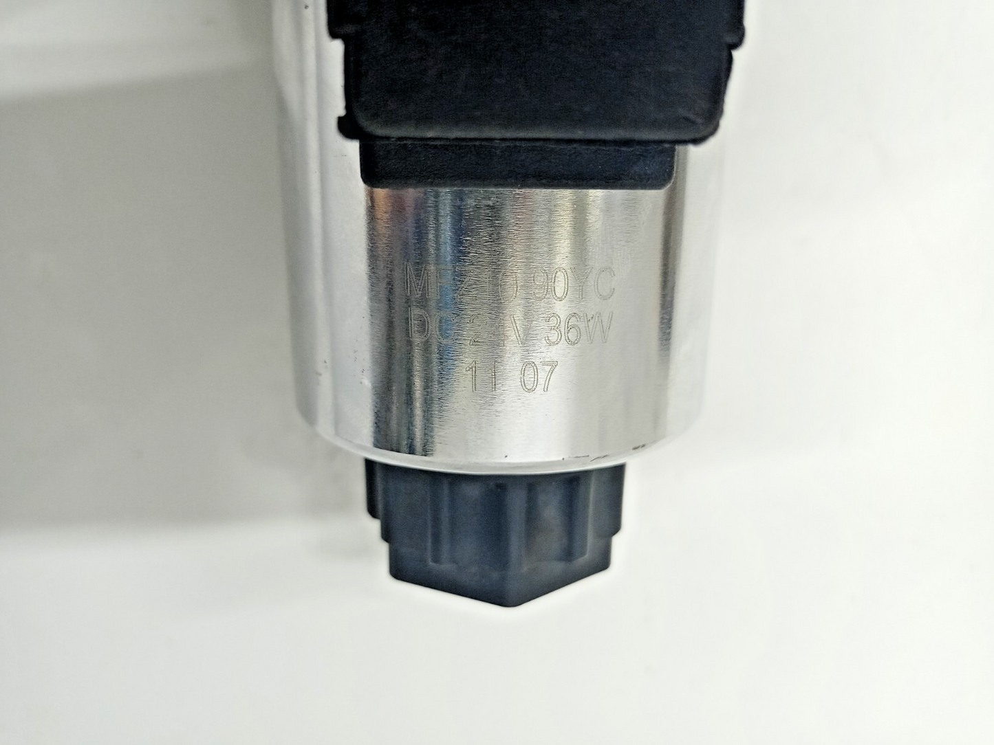 Fluidyne WF 4WE10J3X/CG24N9Z5L Directional control valve - New