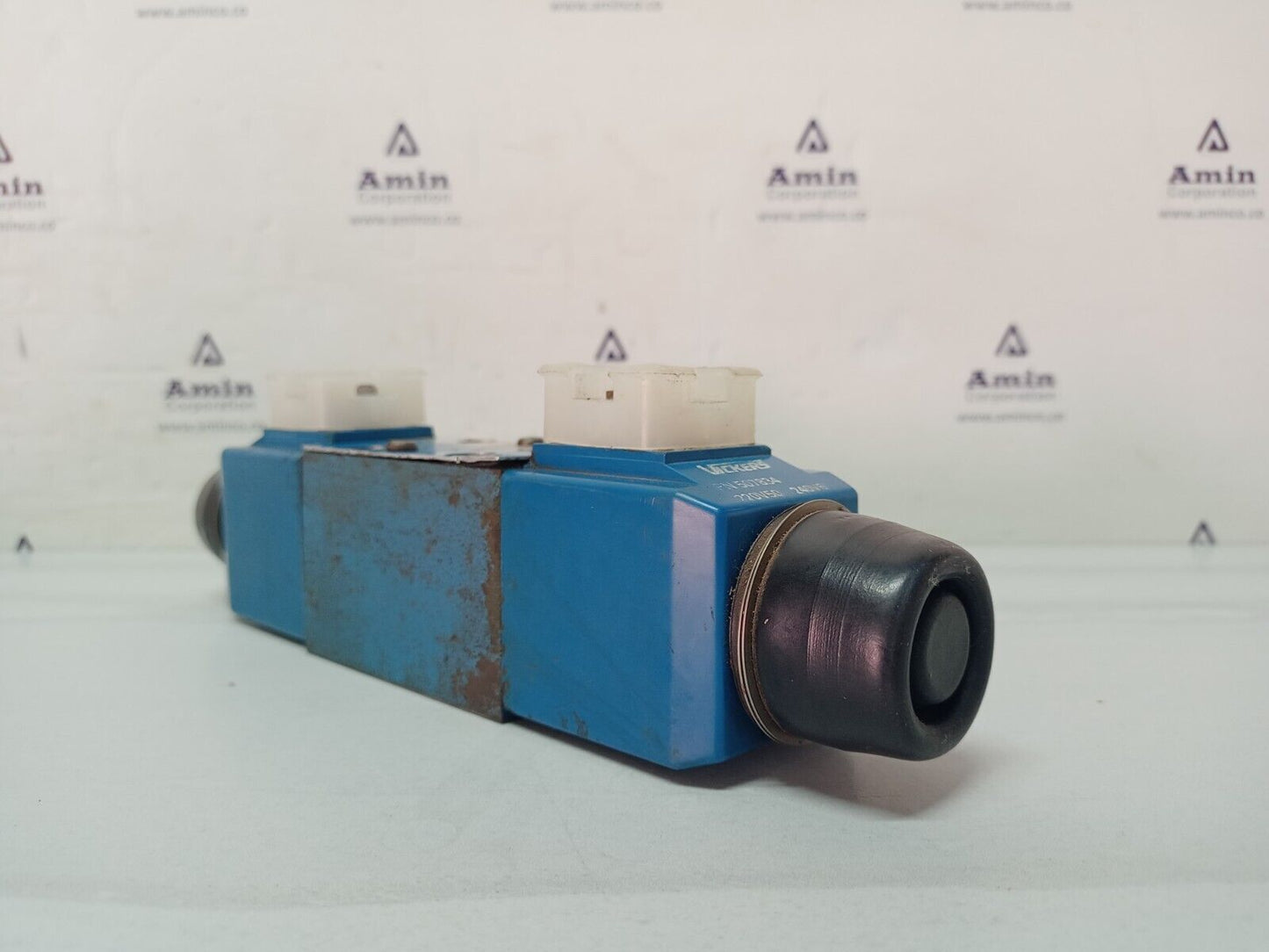 Vickers DG4V-3-2N-H-M-U1-D6-60 EN38 Directional Control valve