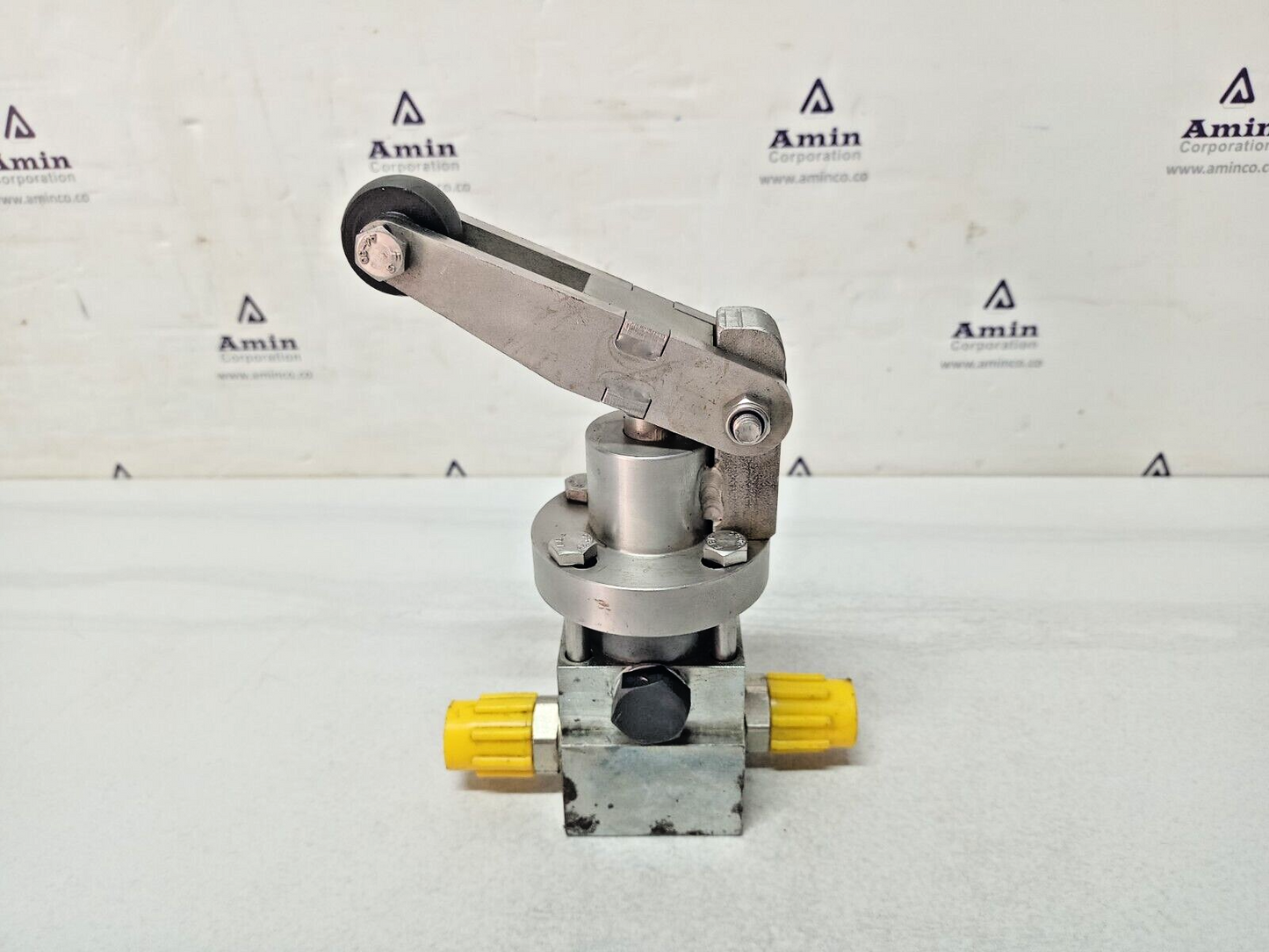 Hawe TZ3-1 3/2-way Hydraulic Directional Seated Valve - NEW