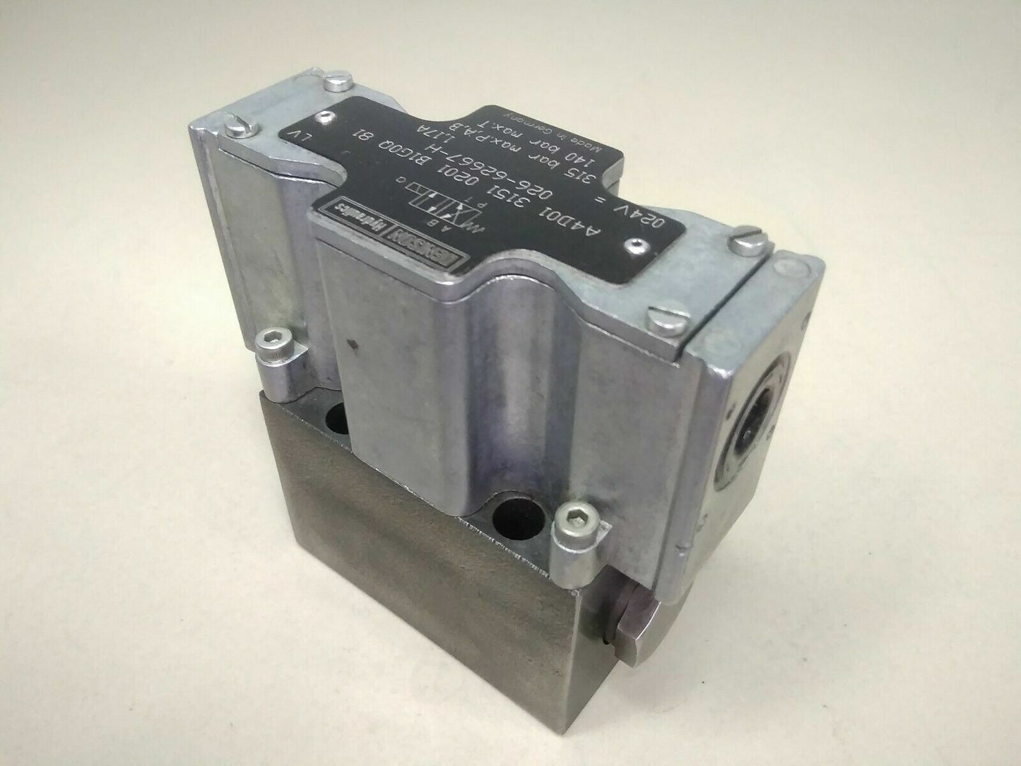 Denison Hydraulics A4D01 3151 0201 B1G0Q 81 Hydraulic Valve - NEW