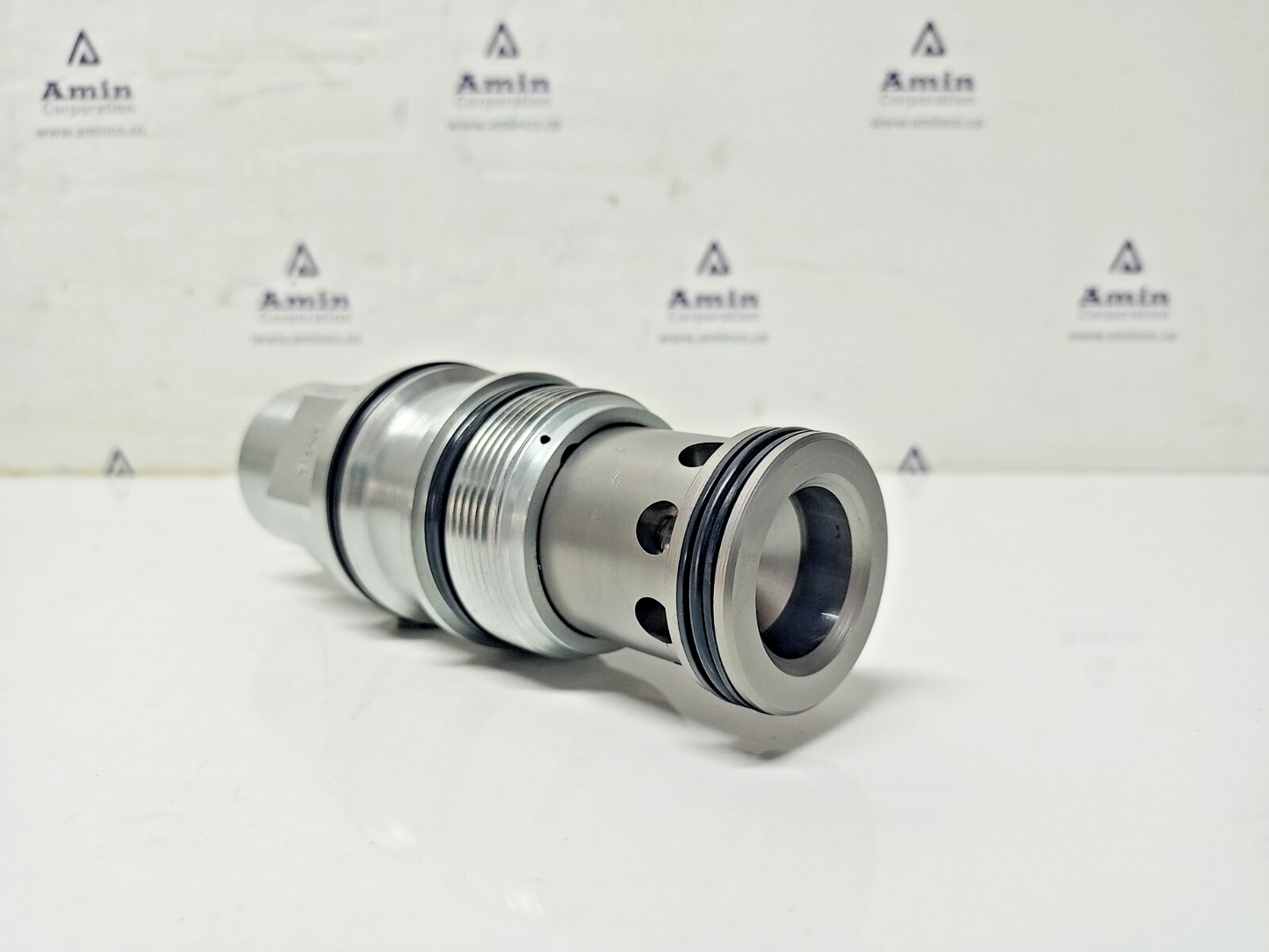 Sun hydraulics RVIA-LBN pilot-operated, balanced piston relief valve -NEW