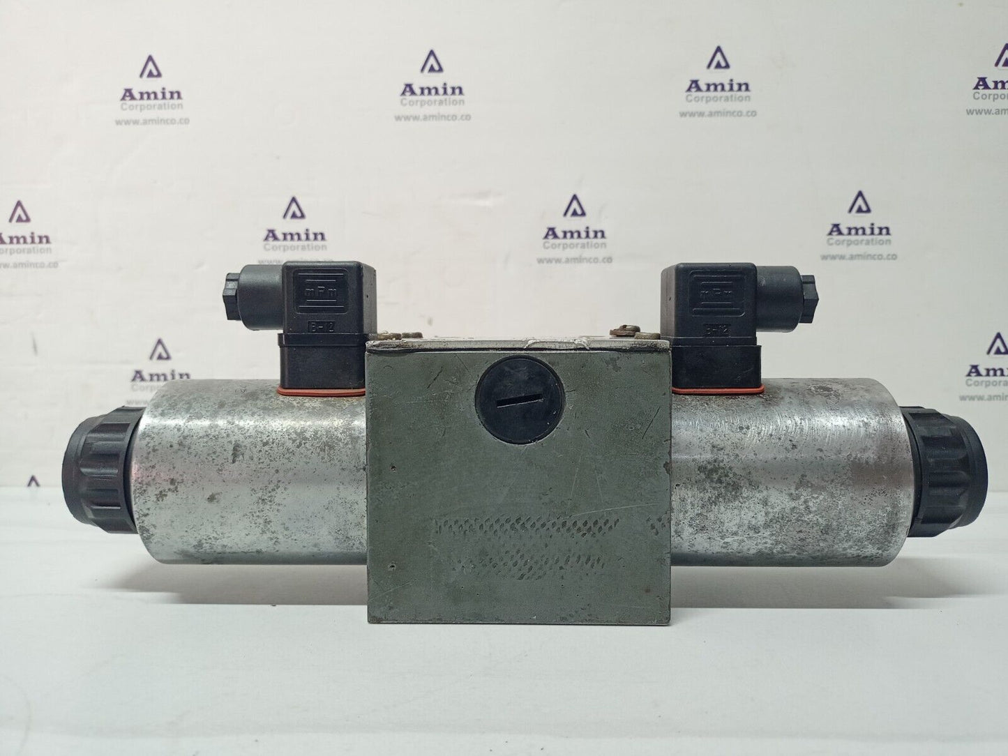 Mannesmann Rexroth 4WE 10 D31/OFCG24N9Z4 Solenoid Directional control valve