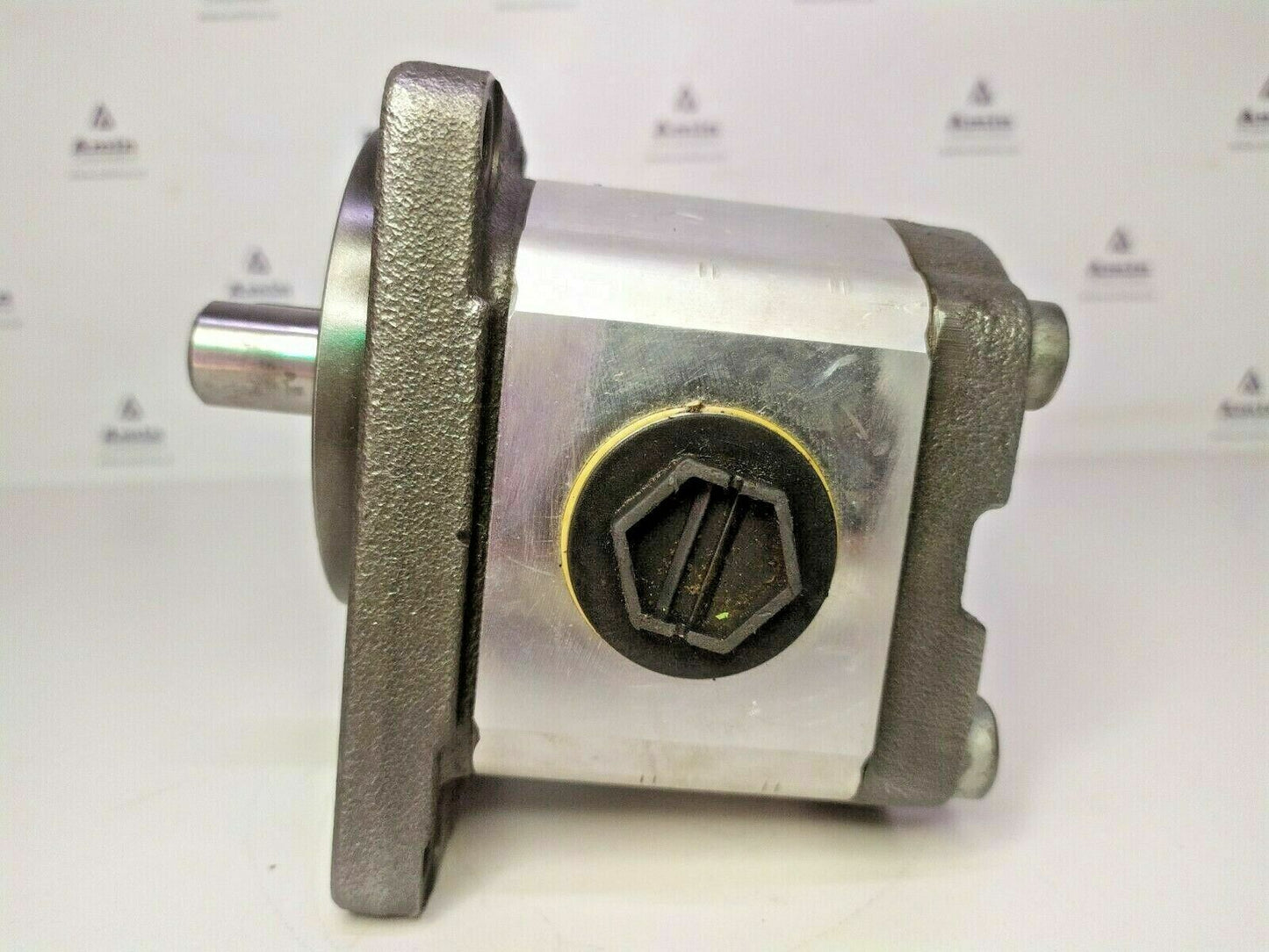 Rexroth 0510 525 076 AZPF-11-011RAB01MB Hydraulic gear pump