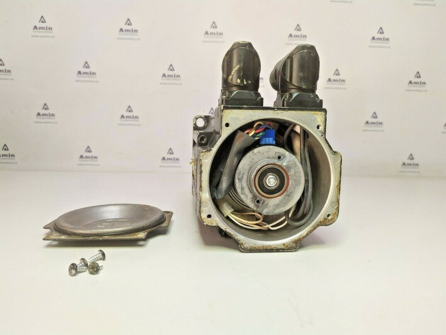Allen-Bradley MPM-B1153E-SJ72AA Series-A Servo motor 480V 3500 RPM max.