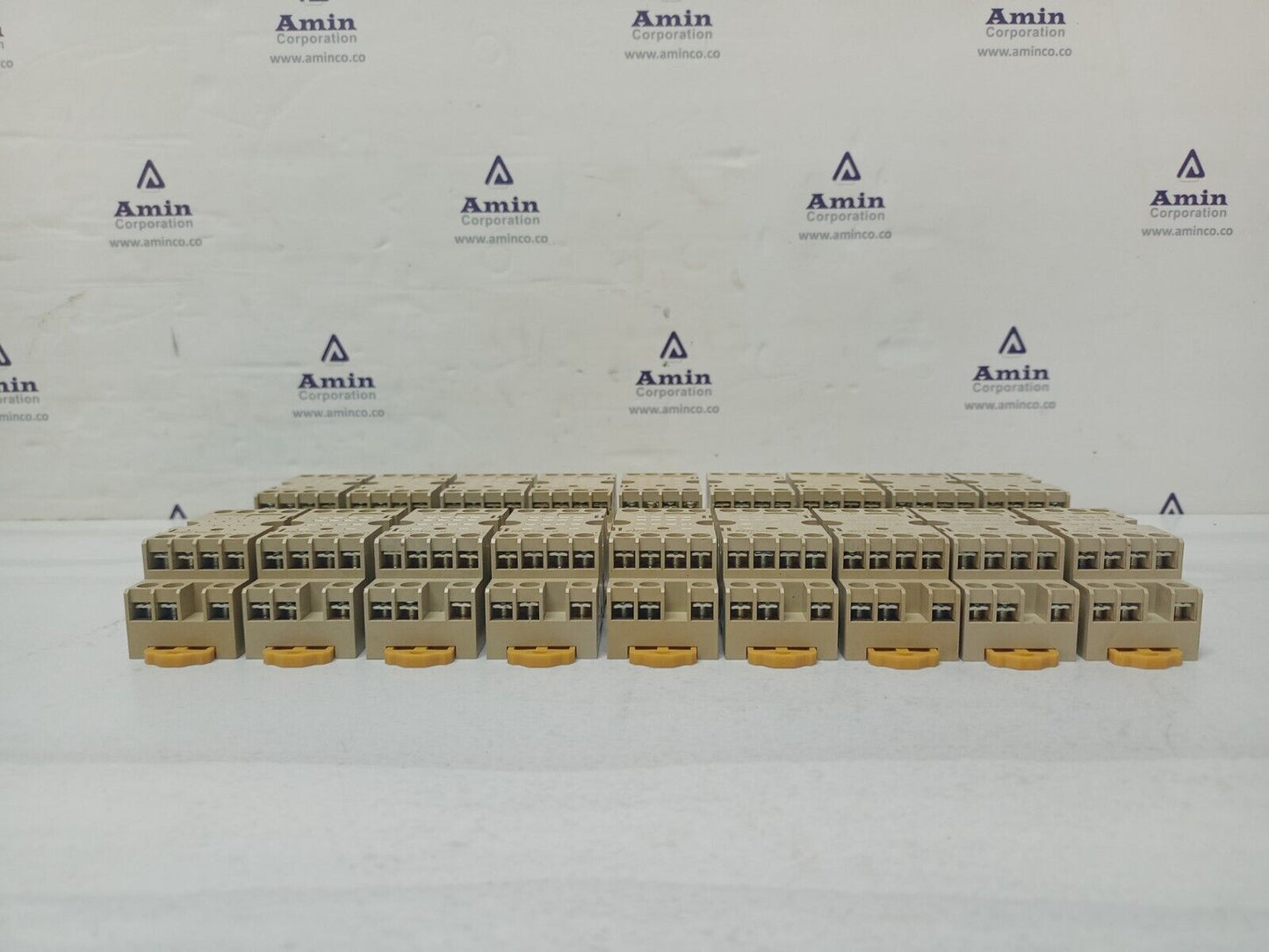 Omron PYF-14A-N Relay Socket 5A 250VAC (lot of 19pcs) - NEW