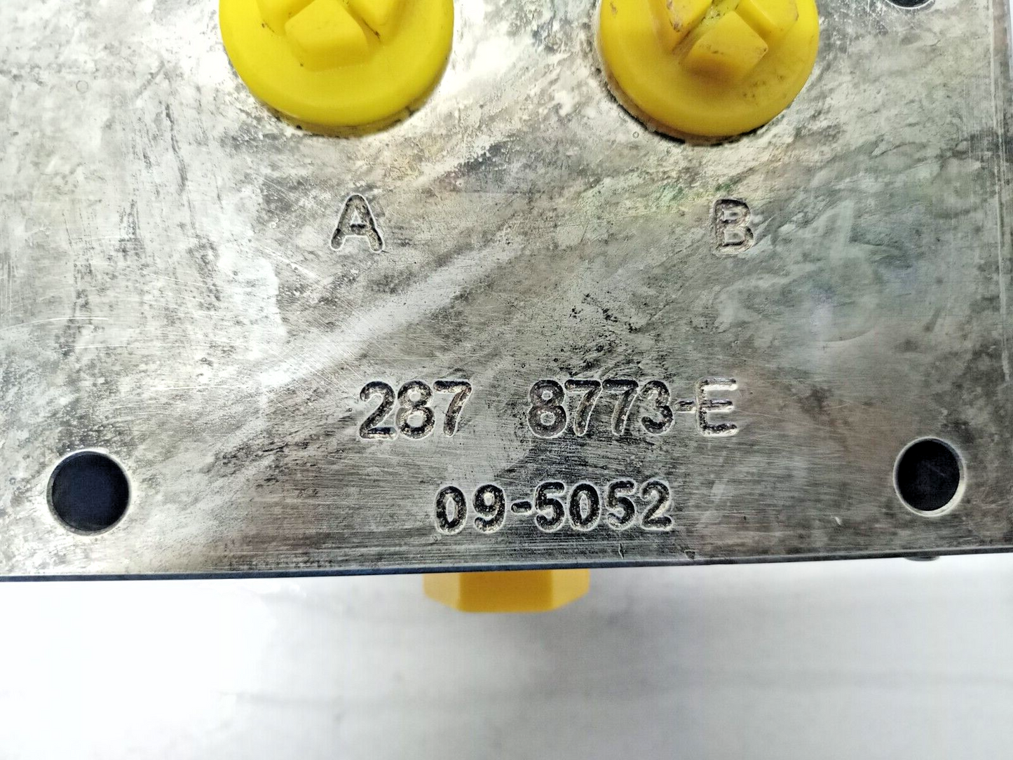 MacGREGOR Cranes 388-3580-801/C Hydraulic Valve Block - NEW