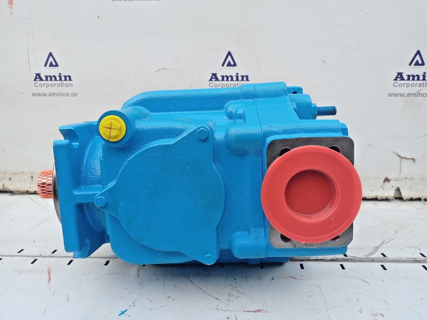 Vickers PVH74QIC-RSF-1S-10-C25-31 Variable Piston pump P/N: 02-937934 - NEW