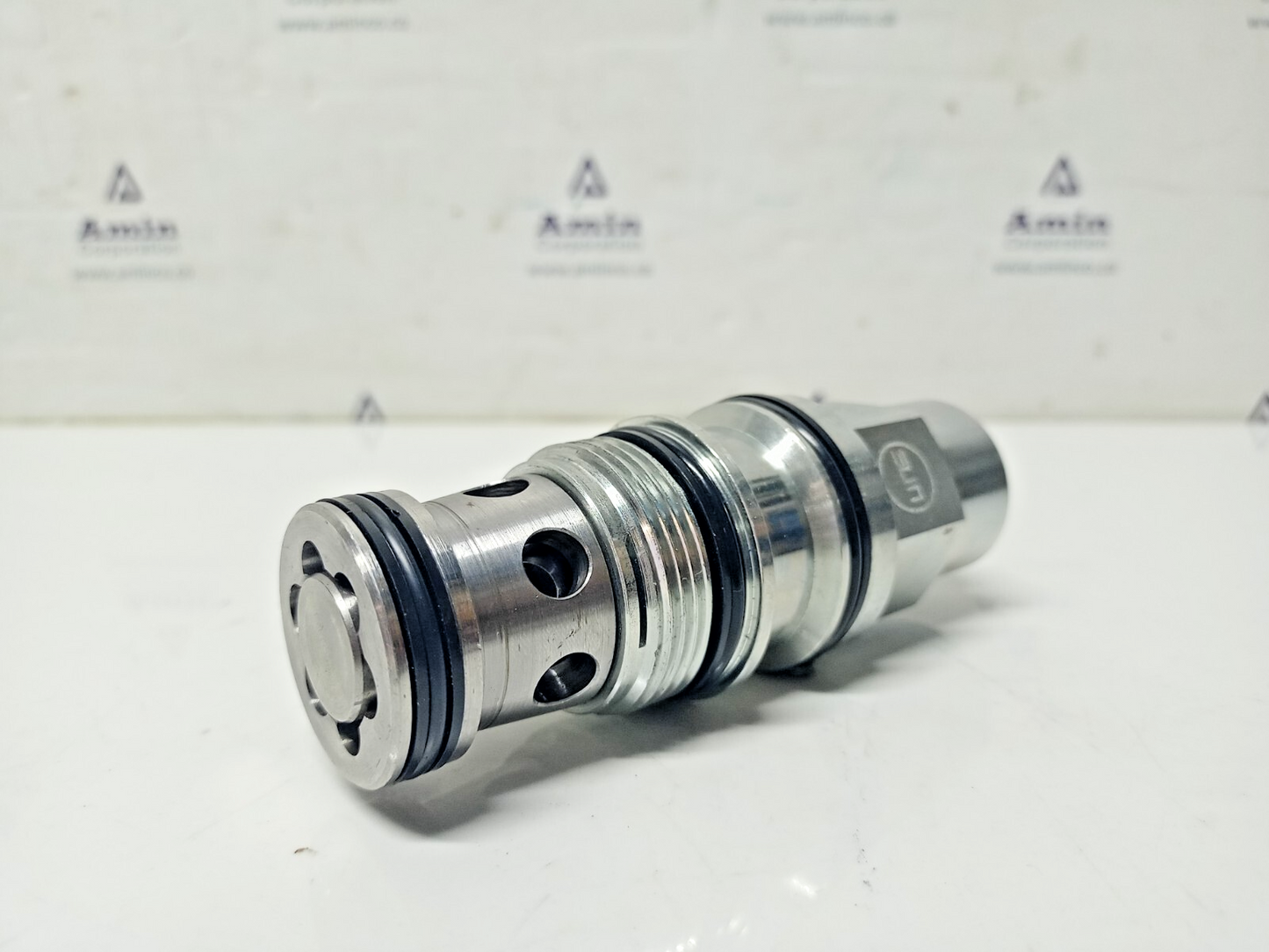 Sun hydraulics CBGG-LJN 4.5:1 pilot ratio counterbalance valve CBGGLJN -NEW