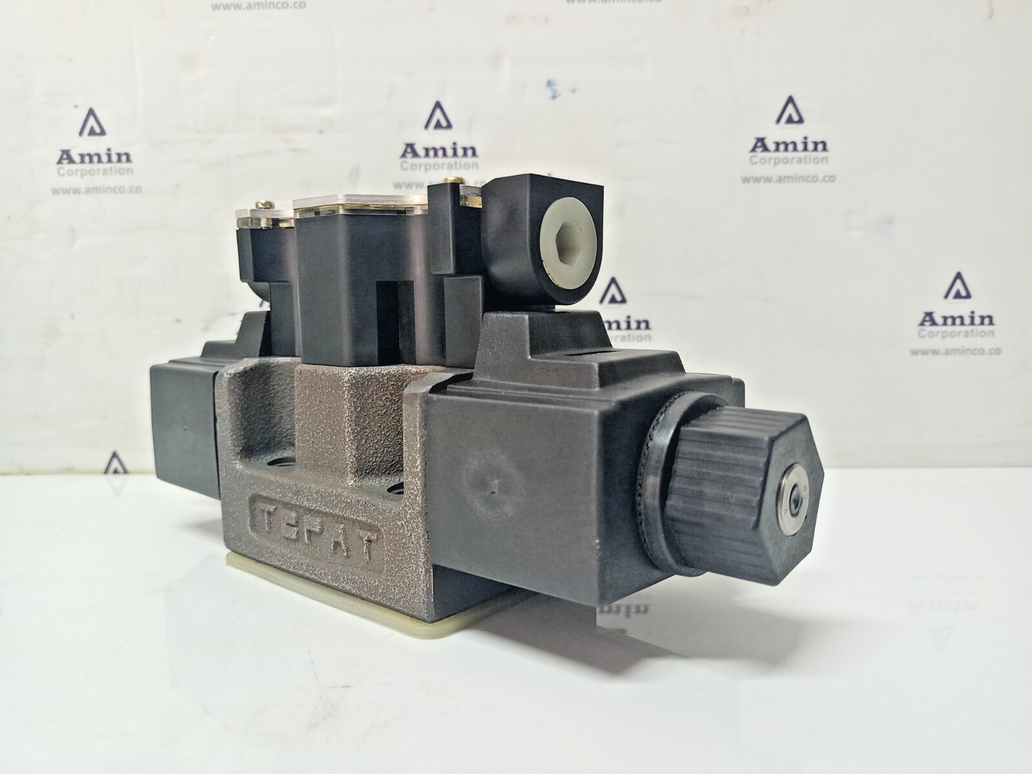 Yuken DSG-03-3C4-A100-50 Directional Control Valve - NEW