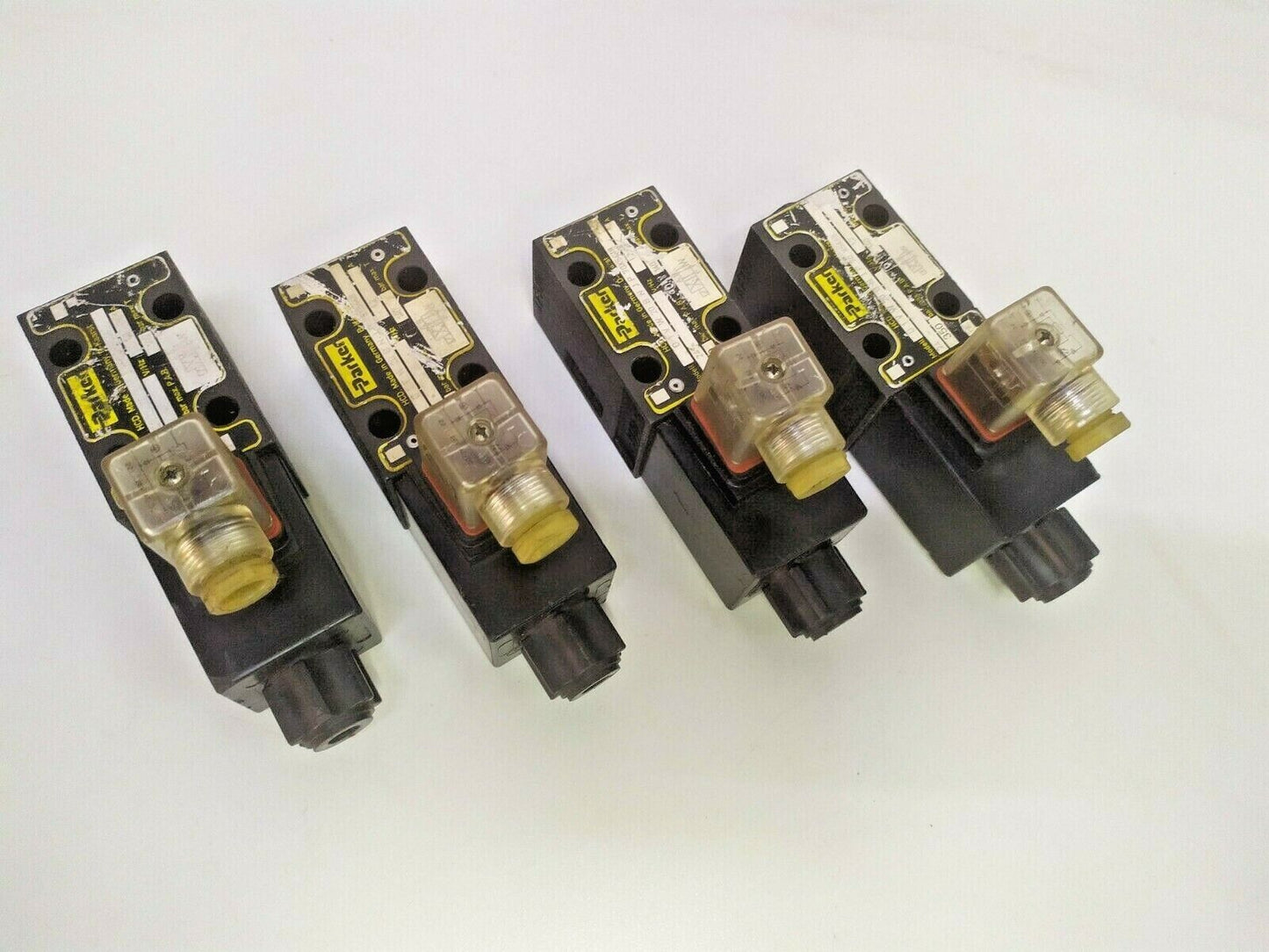 Parker D1VW20BNJP70 X5448 Solenoid Directional control valve