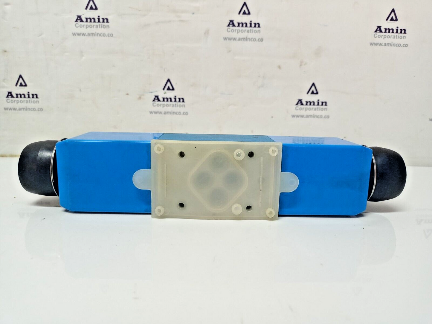 Eaton Vickers DG4V-3-0C-H-M-U-H7-60 Directional control valve DG4V30CHMUH760 NEW