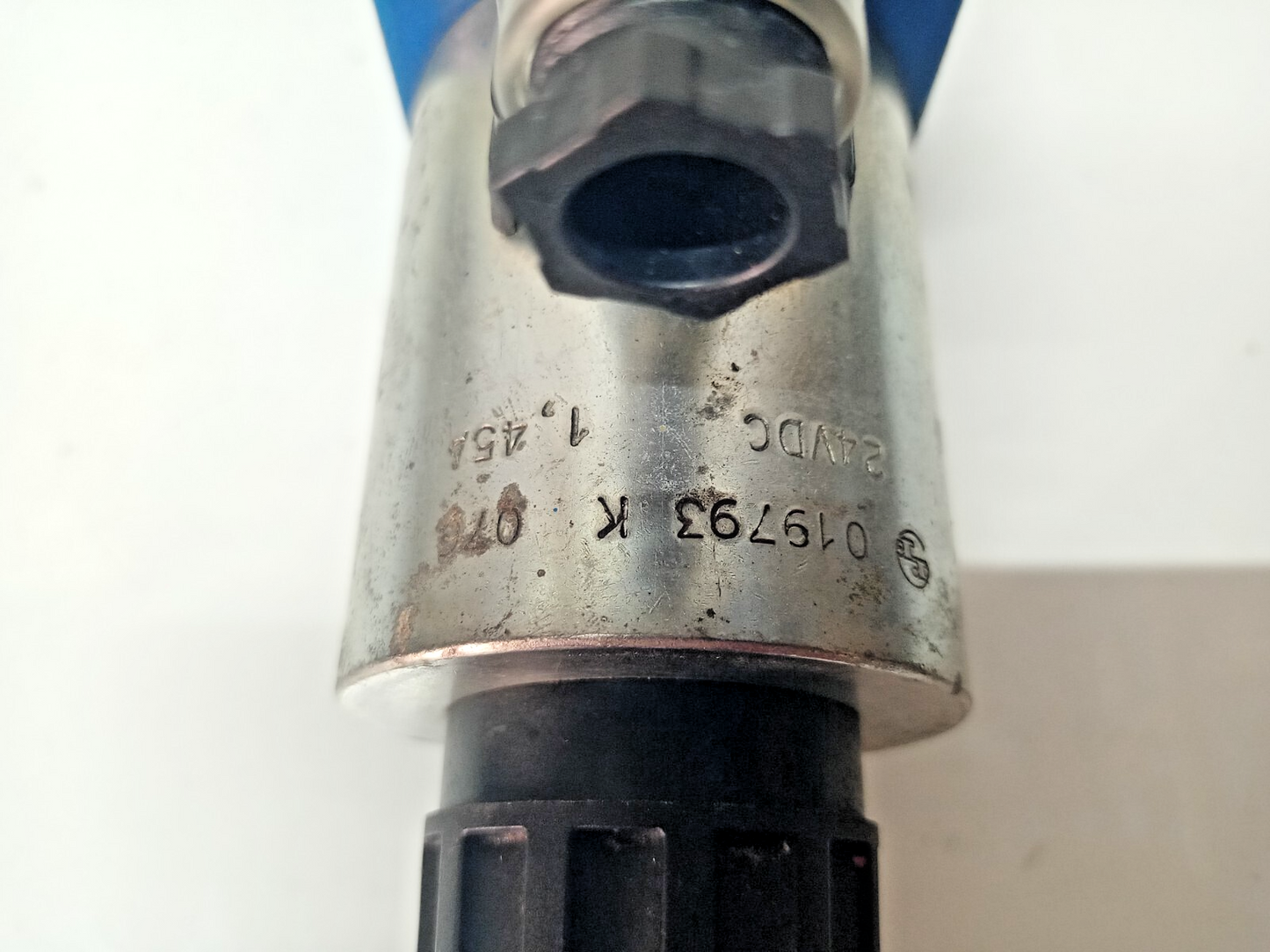 Rexroth 5-4WE 10 G33/CG24N9K4/V Directional control valve MNR: R900930504 - NEW