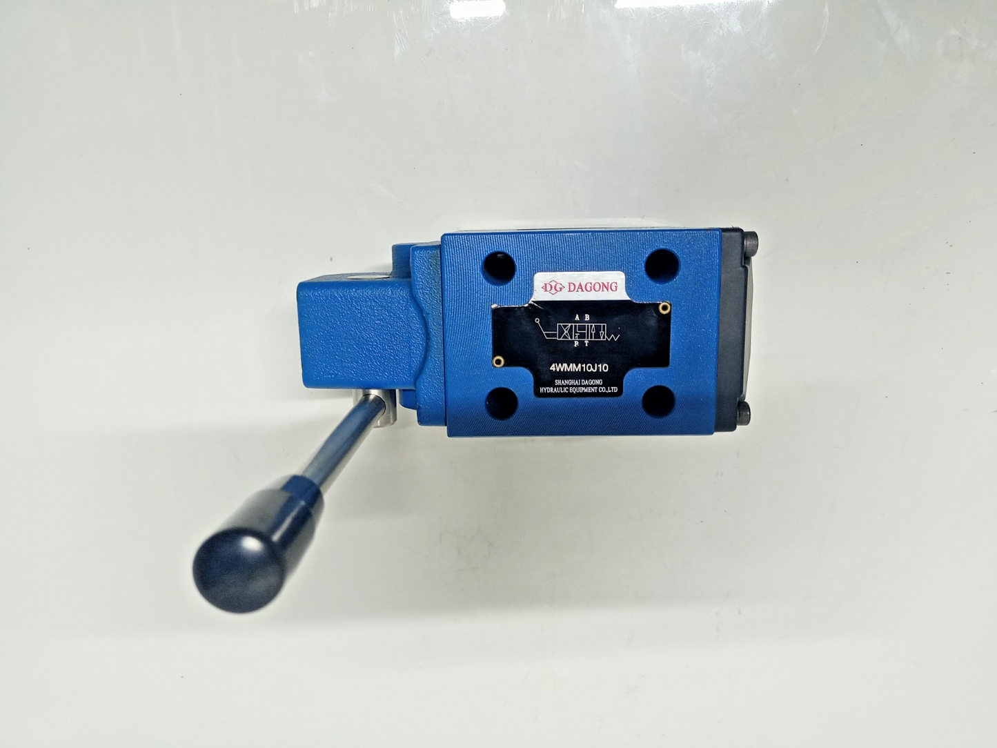 Dagong 4WMM 10 J10 Directional control valve - NEW