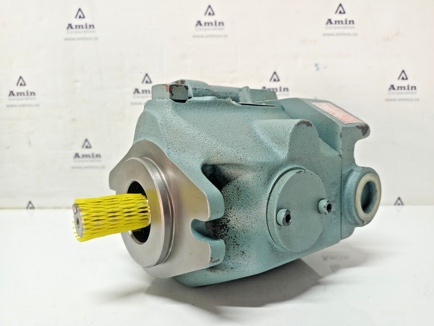 Daikin V8A1RX-20 Hydraulic Piston Pump - NEW