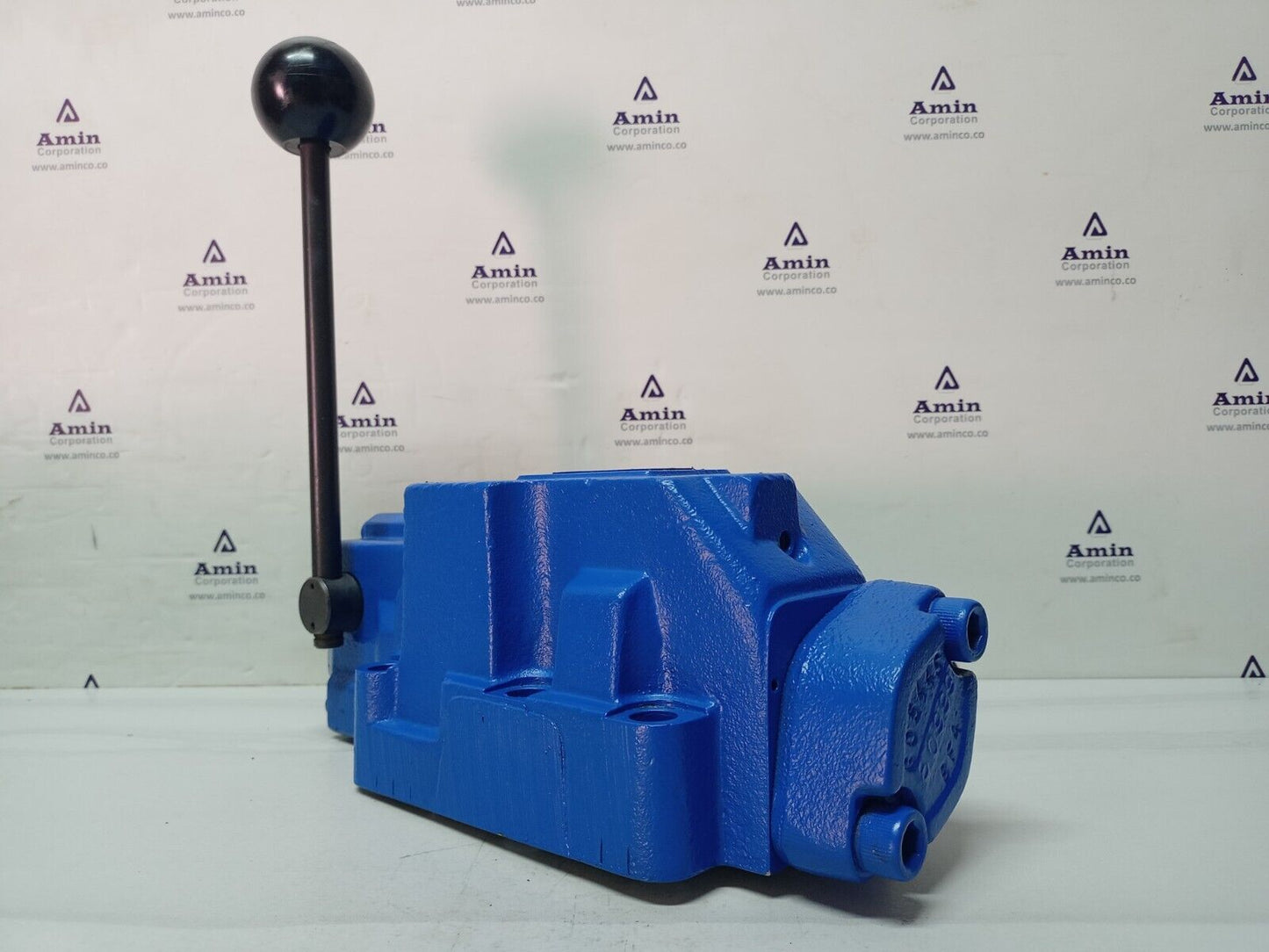Mannesmann Rexroth H-4WMM22J60/ Directional control valve P/N: RR00006334 - NEW