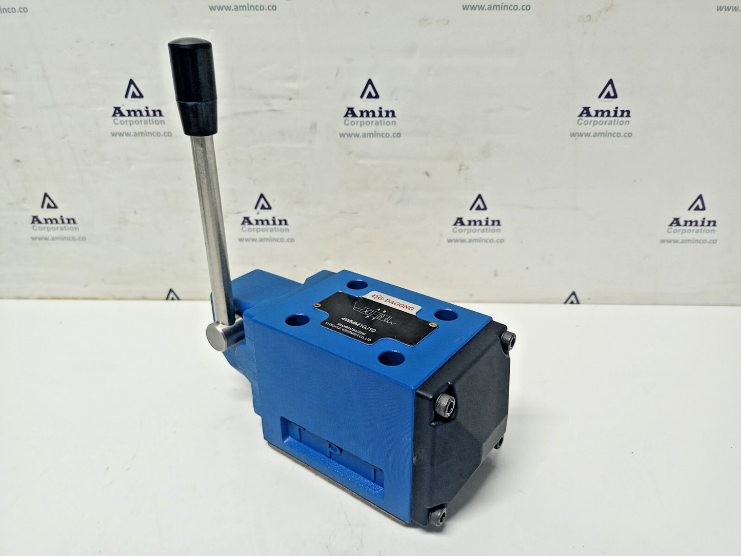 Dagong 4WMM 10 J10 Directional control valve - NEW
