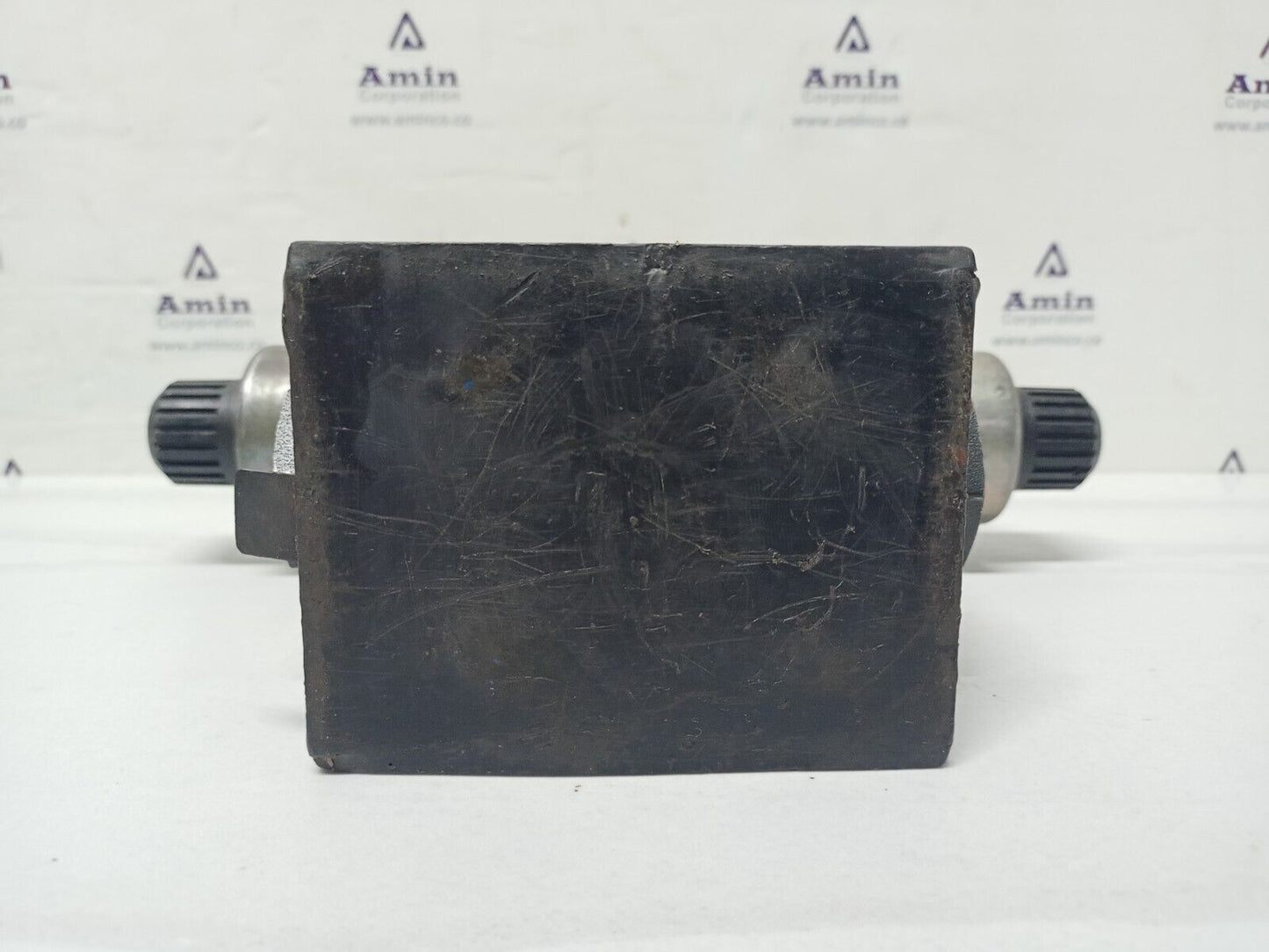 Parker D1VW4CNGW75 with D31DW2C5NGW75 Directional control valve - NEW