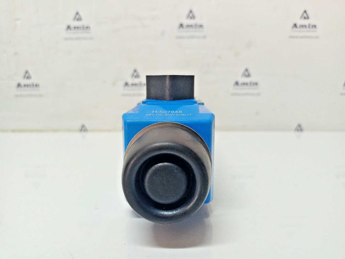 Eaton Vickers DG4V-3-0C-H-M-U-H7-60 Directional control valve DG4V30CHMUH760 NEW